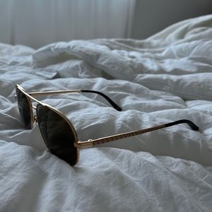 Tory Burch Aviator Sunglasses 🤩✨ used condition